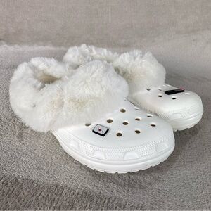 Crocs Classic Mammoth Charm Clog Shoes Womens Size 10 White Fur Lined NEW